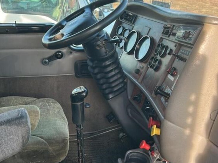 kenworth-t800-image-9