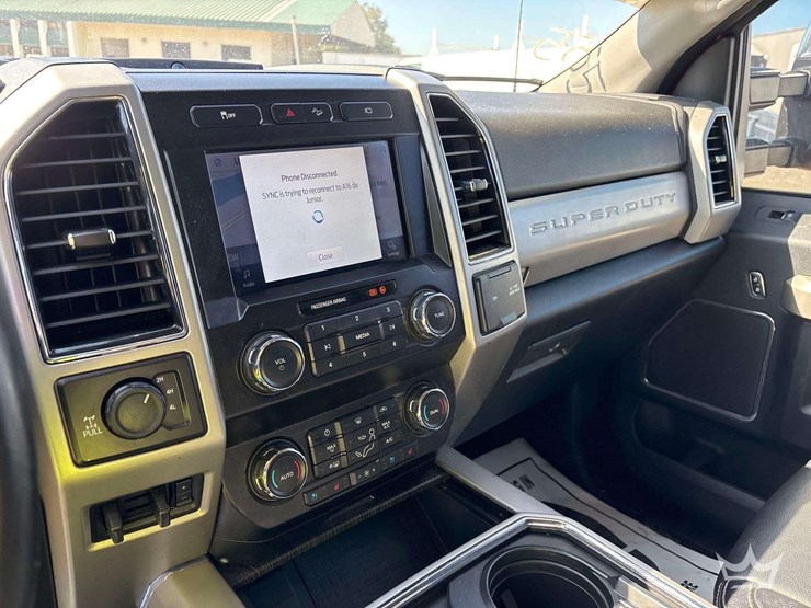 2021-ford-f250-image-16