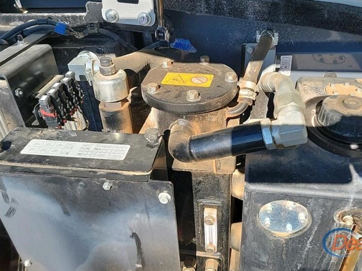 takeuchi-tb335r-image-18