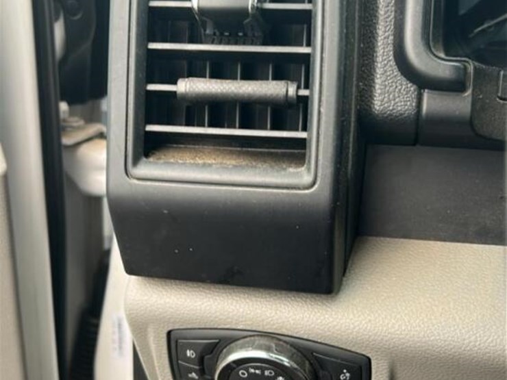 2019-ford-f150-image-16