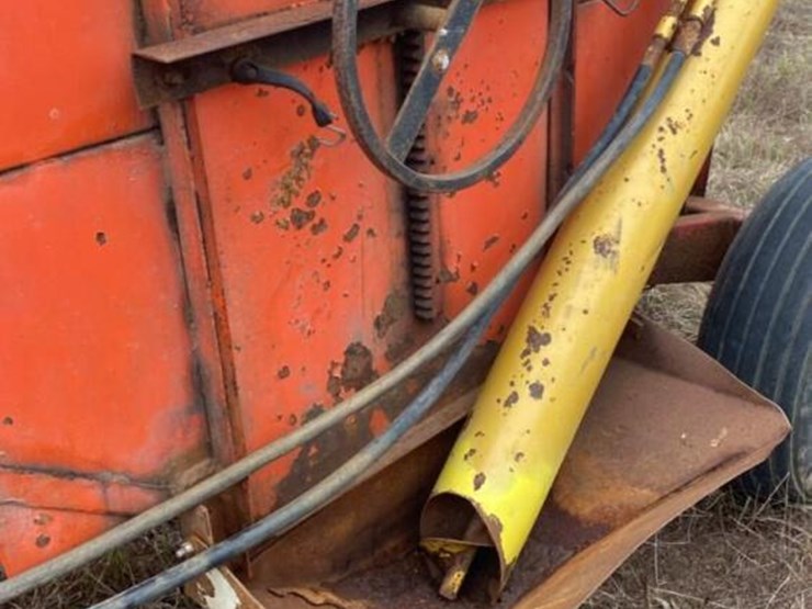 kory-gravity-wagon-w/-hyd.-auger-image-9