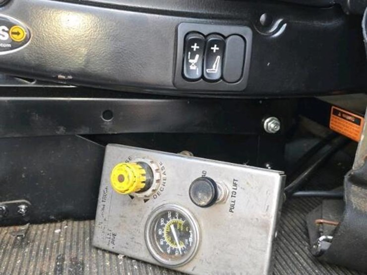 2005-peterbilt-379-image-27