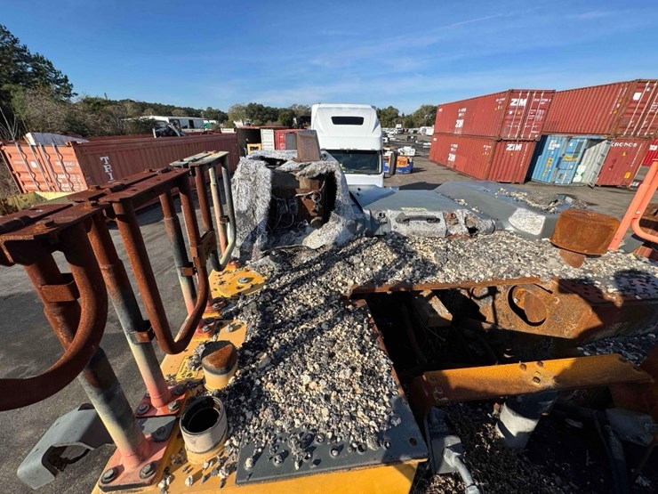 volvo-ec300el-image-10