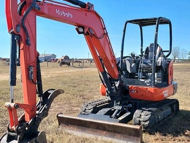 2022-kubota-kx040-image-27