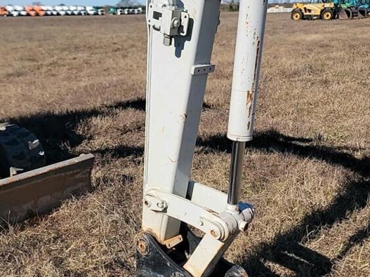 takeuchi-tb335r-image-8