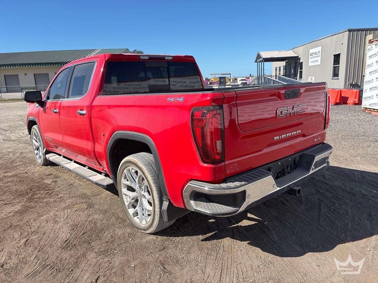 2020-gmc-sierra-1500-slt-image-4