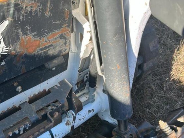 2023-bobcat-t64-image-13