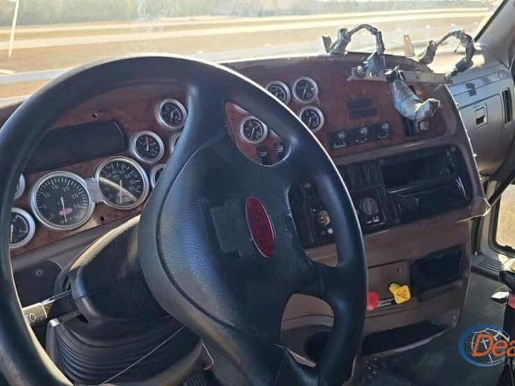 2006-peterbilt-387-image-18