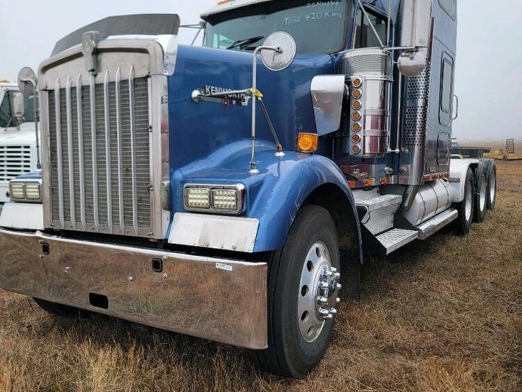 kenworth-w900-image-2