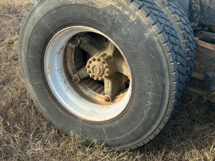 1986-gmc-c7d064-6x4-cab-&-chassis,-s/n-1gds7d4g6gv502071-(no-title---bill-of-sale-only):-as-is,-non-running-image-9