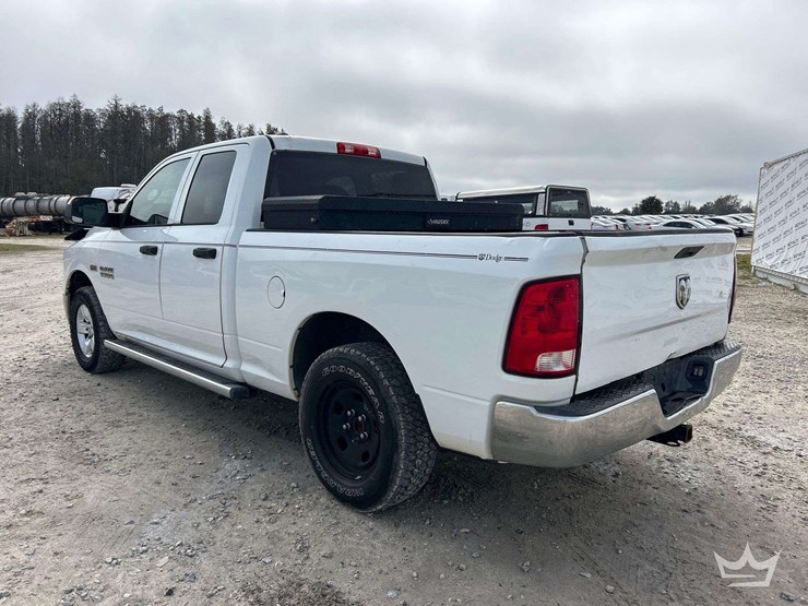 2015-dodge-1500-image-4