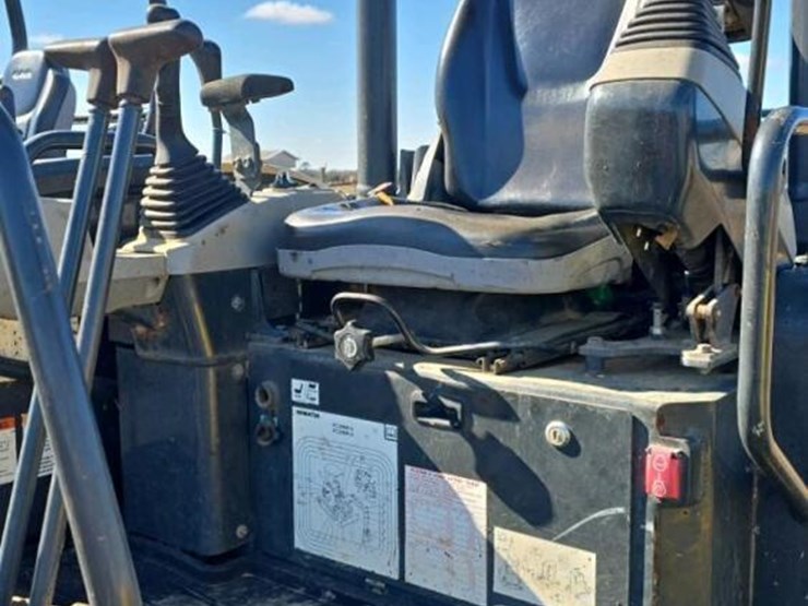 komatsu-pc30mr-5-image-12