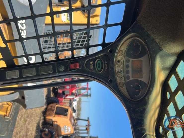 2014-bobcat-t590-image-17