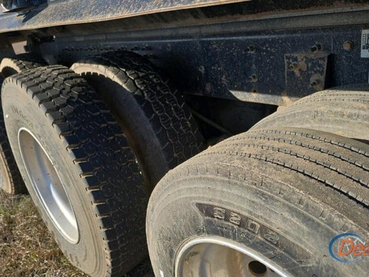 2019-international-hx615-image-13