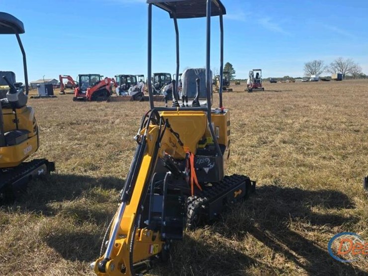 unused-2025-cfg-mx12r-mini-excavator,-s/n-2025x0000129:-15hp-gas-eng.,-bkt.-image-18