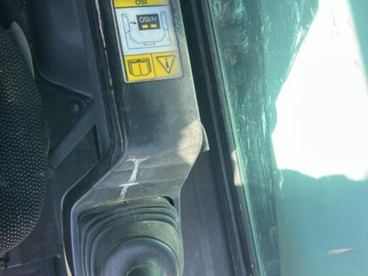 2023-bobcat-t64-image-19