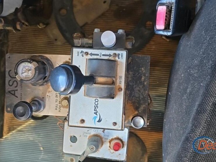 peterbilt-388-image-26