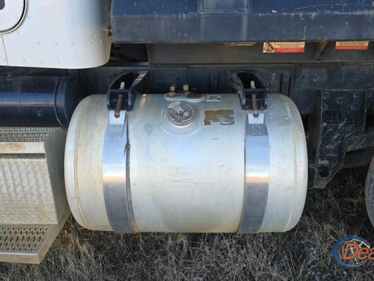 peterbilt-388-image-19