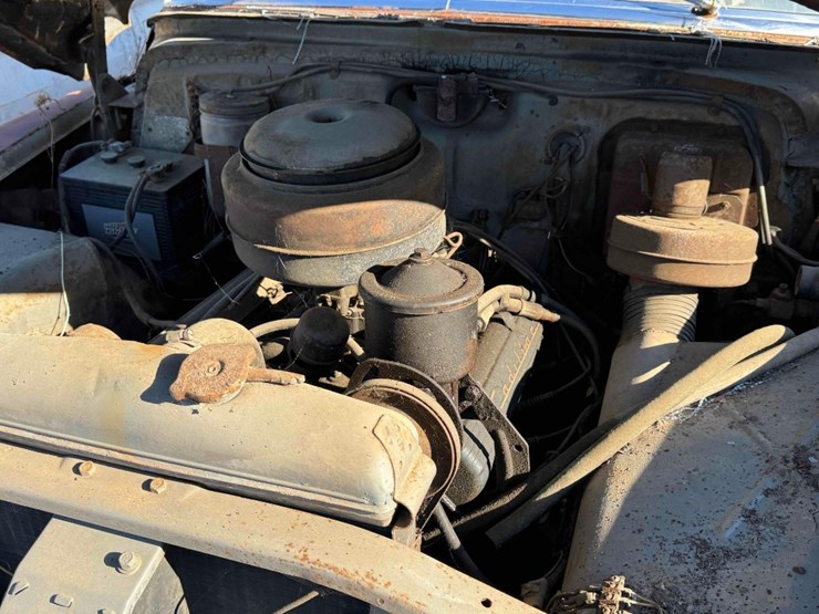 1949-cadillac-fleetwood-image-16