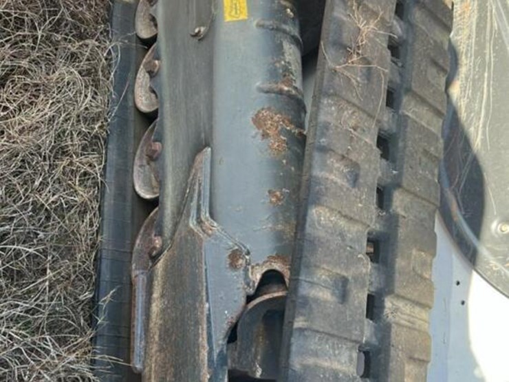 2023-bobcat-t64-image-24