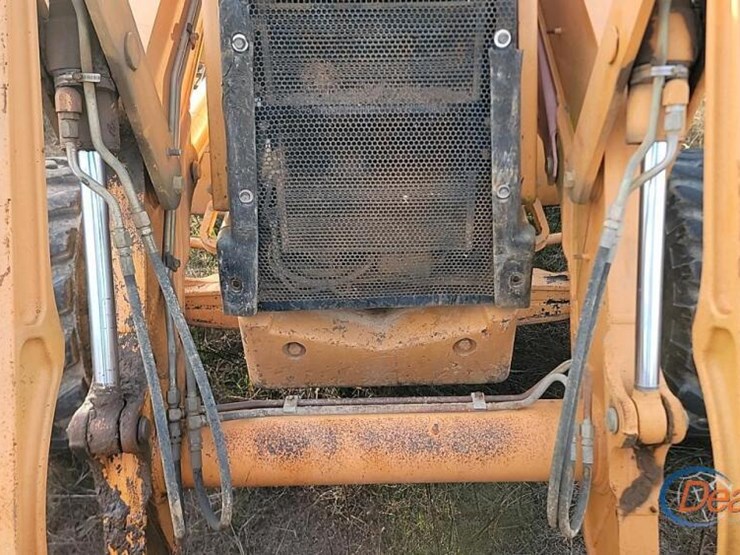 2010-case-590sm-image-5