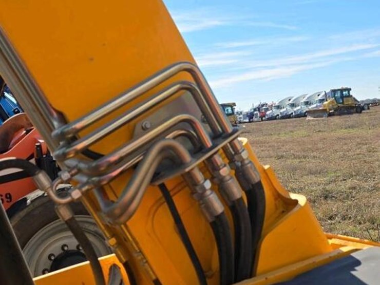 2018-jcb-505-20-image-15