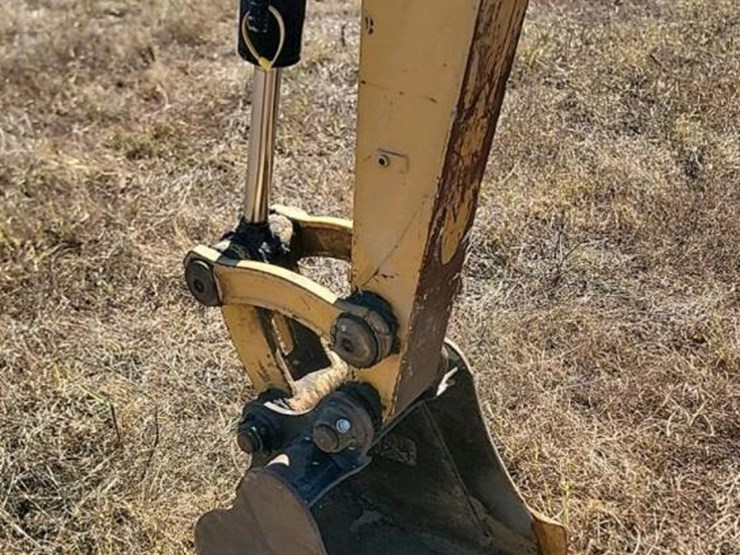 2020-caterpillar-302.7d-image-27