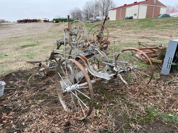 western-wheel-scraper-on-steel-image-3