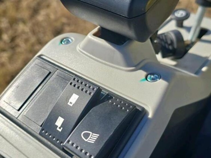 unused-2025-cfg-mx15rx-mini-excavator,-s/n-2025x002051:-13.5hp-gas-eng.,-pilot-system,-bkt.-image-12