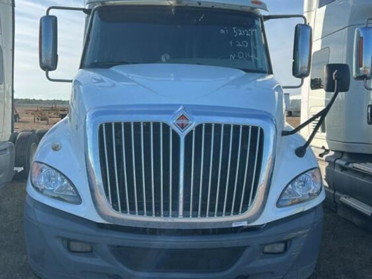 2016-international-prostar-image-3