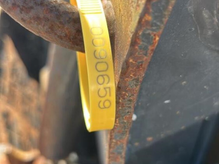 new-holland-l230-image-6