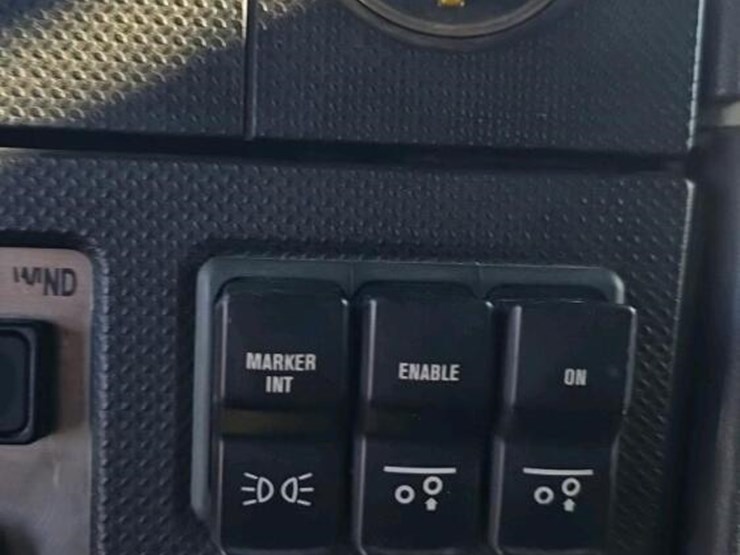 2016-caterpillar-ct660-image-30