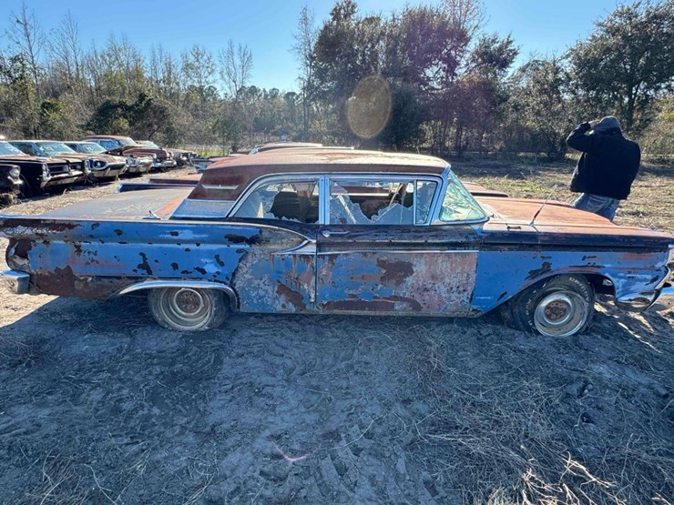 1950-ford-galaxie-image-5