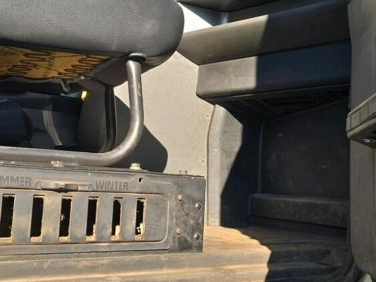 2016-caterpillar-ct660-image-6