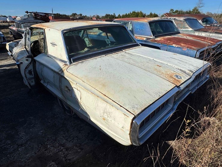 1965-ford-thunderbird-image-3