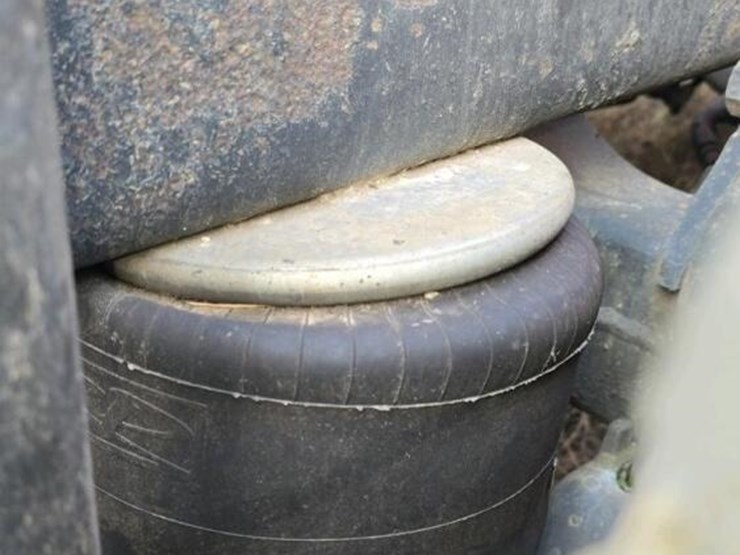 2005-peterbilt-379-image-14