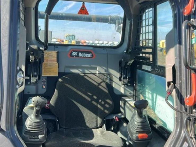 2023-bobcat-t64-image-11