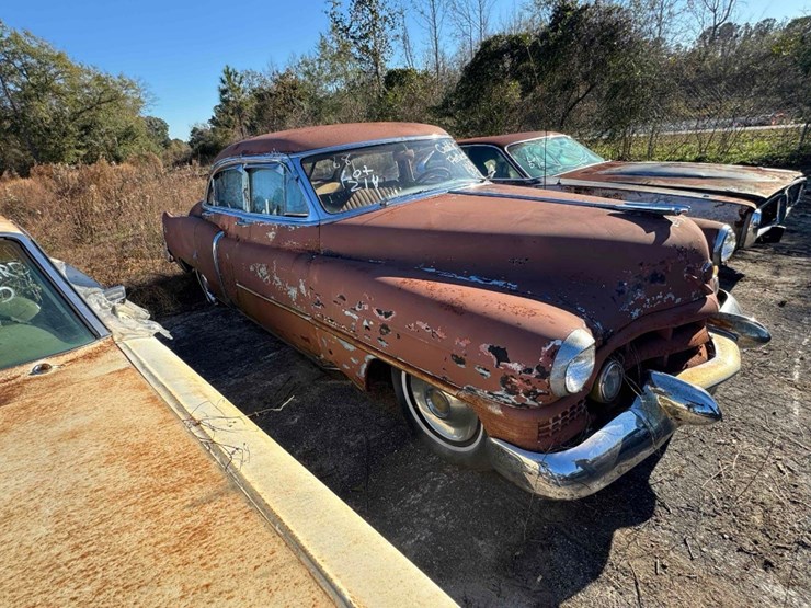 1949-cadillac-fleetwood-image-11