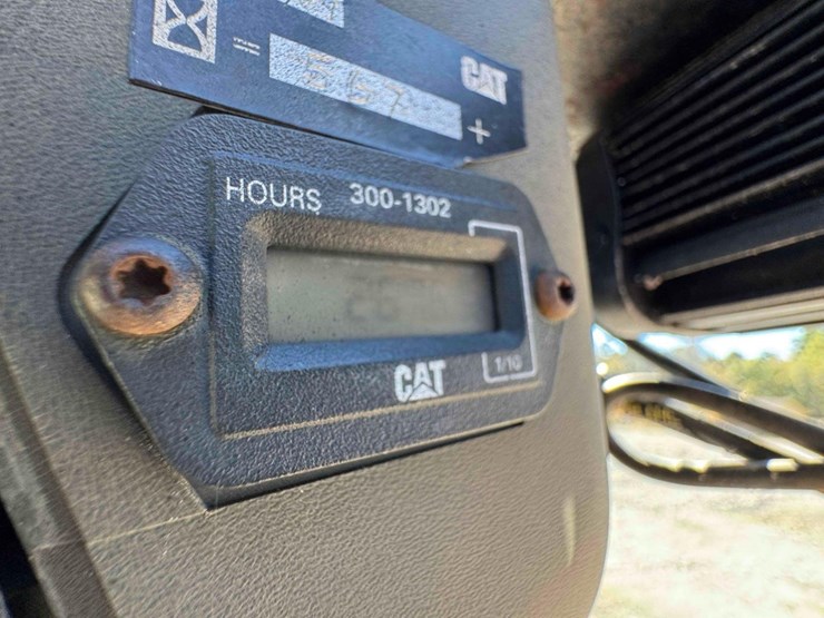 2002-caterpillar-277b-image-9