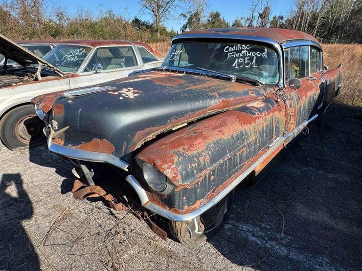 1951-cadillac-fleetwood-image-1