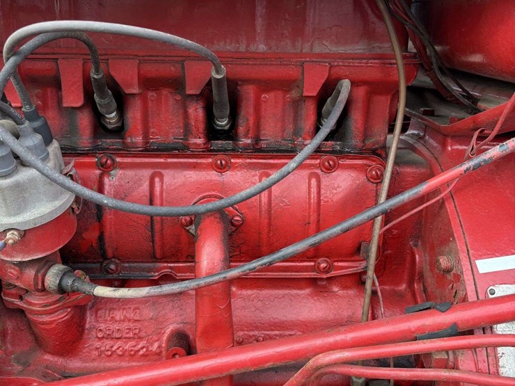 farmall-560-wide-front-image-27