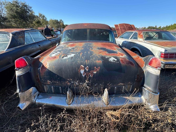 1951-cadillac-fleetwood-image-5