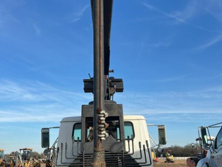 1998-international-4700-image-8