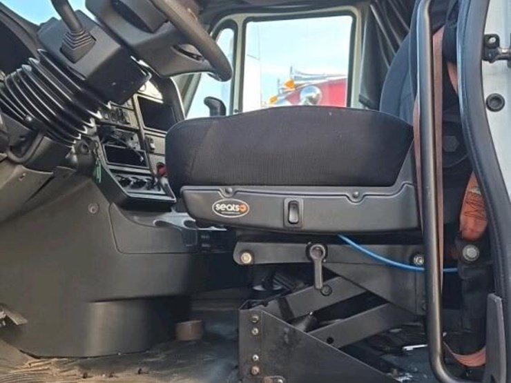 2015-international-prostar-image-22