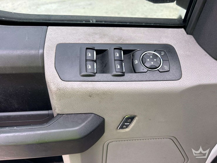 2017-ford-f150-image-12