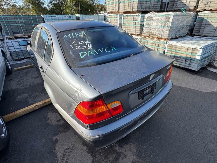 2003-bmw-3-series-325i-image-4