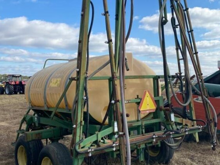 top-air-pull-type-1000-gallon-folding-sprayer,-s/n-6301-w/-monitor-image-8