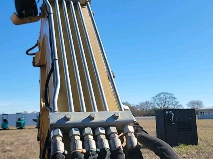 2020-caterpillar-302.7d-image-25