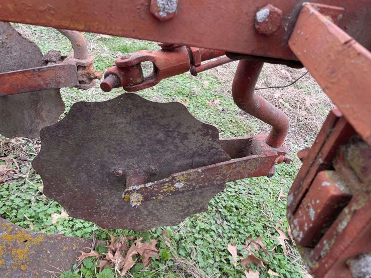 allis-chalmers-3-bottom-mounted-plow-image-21