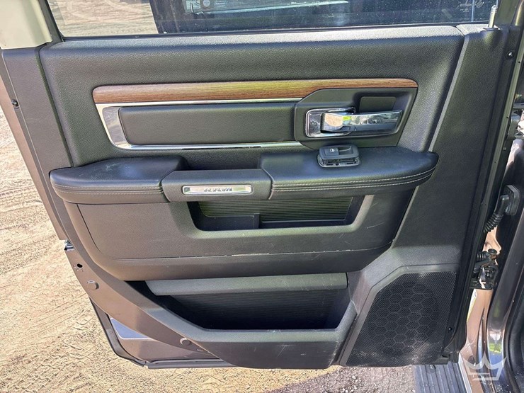 2014-dodge-1500-image-22